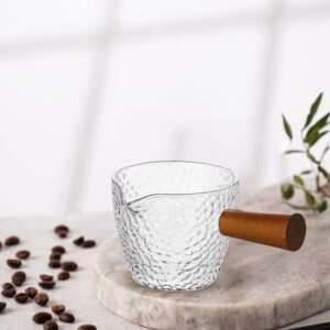 Saucière en verre martelé avec poignée bois – Élégance rustique & service raffiné