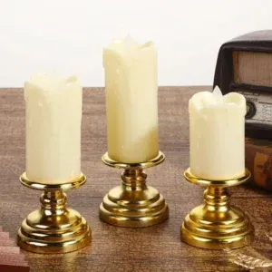 Bougie Décorative sur Socle Doré – 14 cm | 1 Pièce